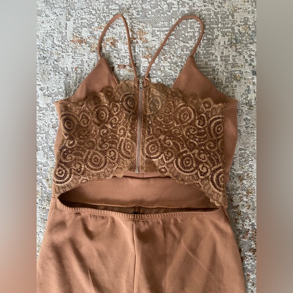 Revamped Jumpsuit with lace back - Picture 8 of 16